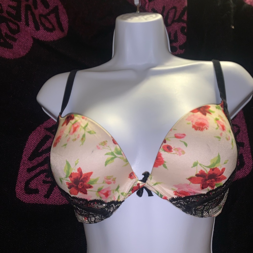 Victoria’s Secret bra